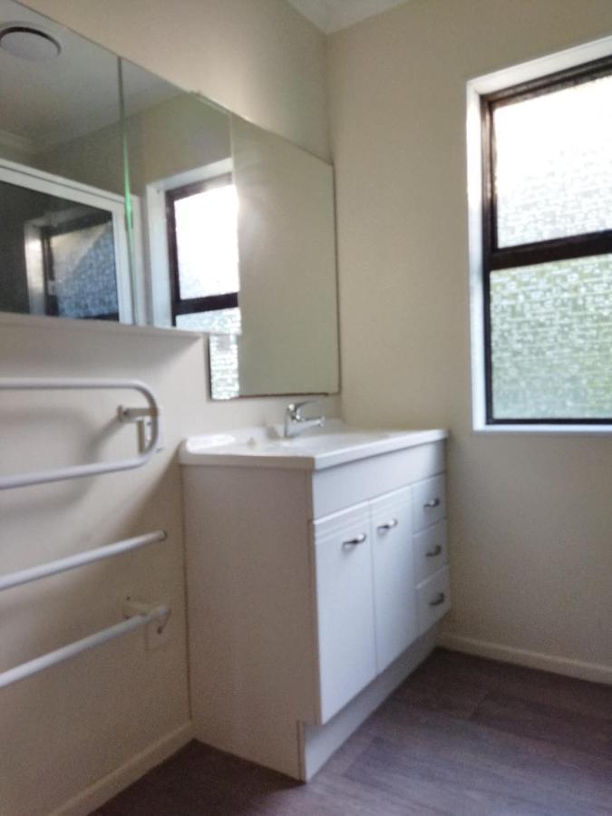 Dora'S Comfortable Homestay In Hamilton Exterior photo